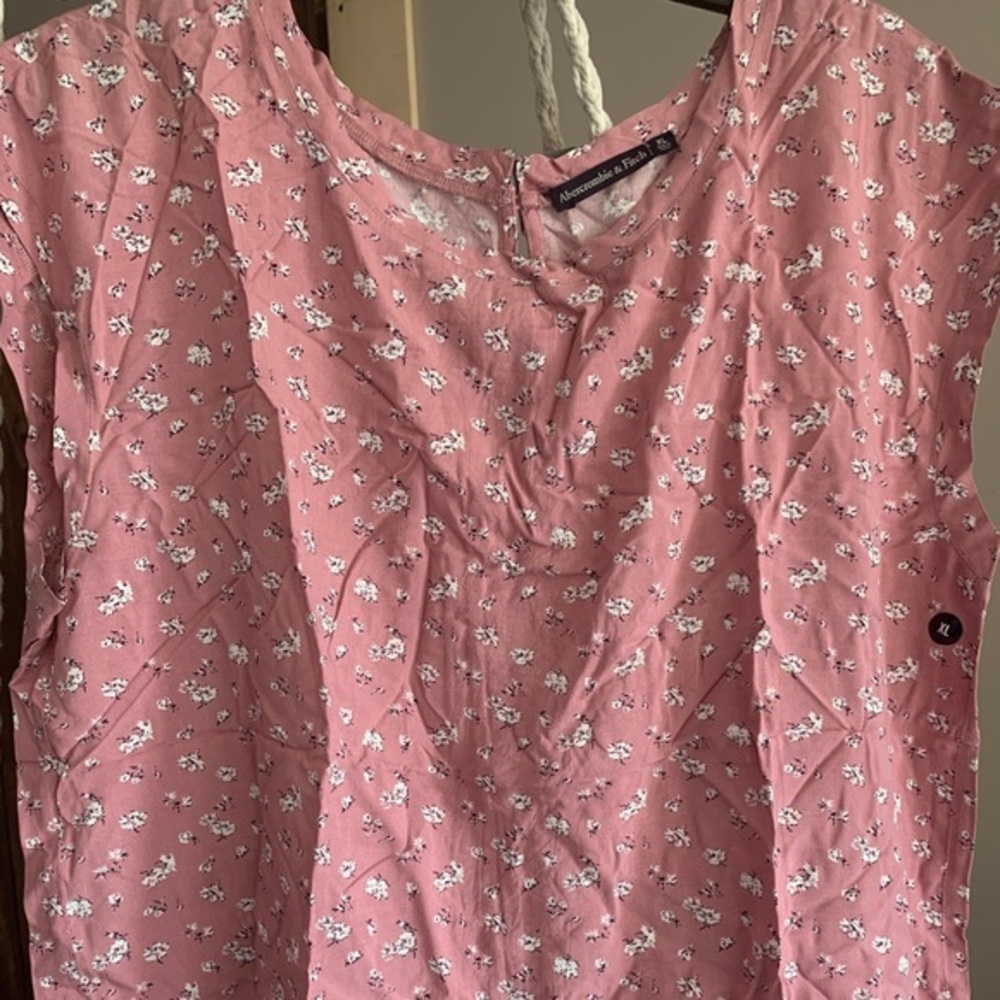 NWT Abercrombie & Fitch Floral Blouse XL